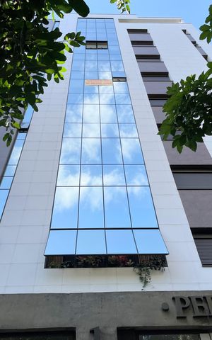 Apartamento à venda com 220m², 3 quartos e 3 vagasFachada
