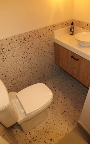 Casa à venda com 160m², 2 quartos e 2 vagasLavabo