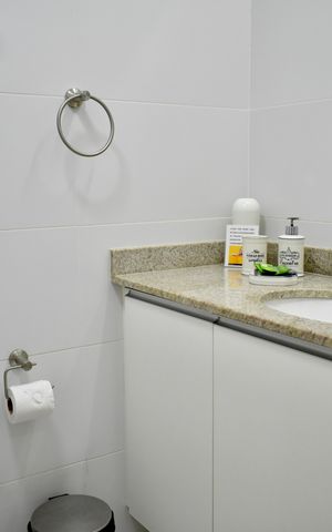 Studio para alugar com 20m², 0 quarto e sem vaga Studio para alugar com 20m², 0 quarto e sem vagaBanheiro