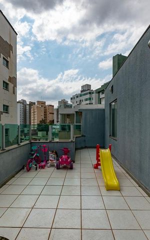 Apartamento à venda com 200m², 3 quartos e 2 vagas Apartamento à venda com 200m², 3 quartos e 2 vagasVaranda