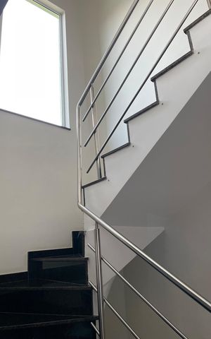 Casa à venda com 192m², 3 quartos e 3 vagas Casa à venda com 192m², 3 quartos e 3 vagasÁrea Externa