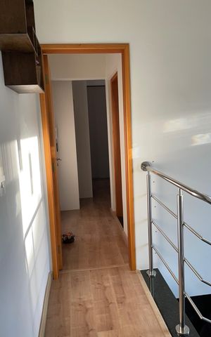 Casa à venda com 192m², 3 quartos e 3 vagas Casa à venda com 192m², 3 quartos e 3 vagasCorredor