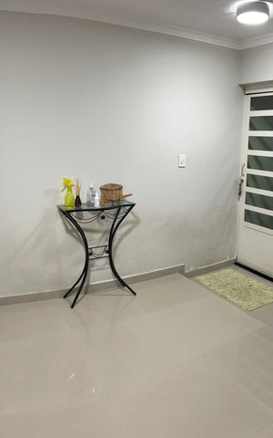 Casa à venda com 192m², 3 quartos e 3 vagas Casa à venda com 192m², 3 quartos e 3 vagasÁrea Externa