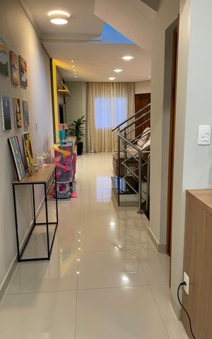 Casa à venda com 192m², 3 quartos e 3 vagas Casa à venda com 192m², 3 quartos e 3 vagasSala