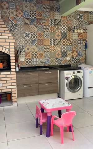 Casa à venda com 192m², 3 quartos e 3 vagas Casa à venda com 192m², 3 quartos e 3 vagasÁrea Externa