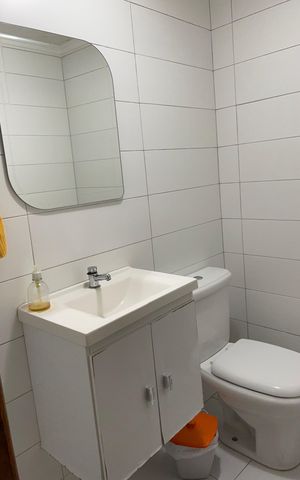 Casa à venda com 192m², 3 quartos e 3 vagas Casa à venda com 192m², 3 quartos e 3 vagasLavabo 2
