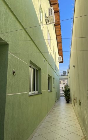 Casa à venda com 192m², 3 quartos e 3 vagas Casa à venda com 192m², 3 quartos e 3 vagasÁrea Externa