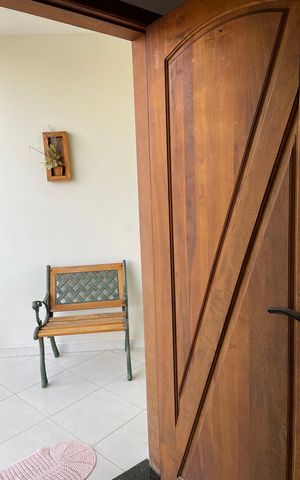 Casa à venda com 192m², 3 quartos e 3 vagas Casa à venda com 192m², 3 quartos e 3 vagasÁrea Externa