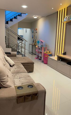 Casa à venda com 192m², 3 quartos e 3 vagas Casa à venda com 192m², 3 quartos e 3 vagasSala