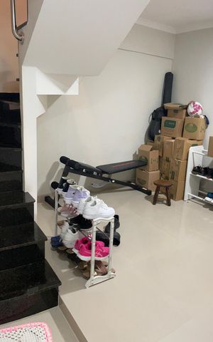Casa à venda com 192m², 3 quartos e 3 vagas Casa à venda com 192m², 3 quartos e 3 vagasÁrea Externa