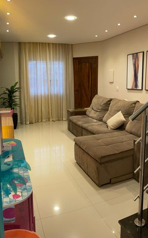 Casa à venda com 192m², 3 quartos e 3 vagas Casa à venda com 192m², 3 quartos e 3 vagasSala