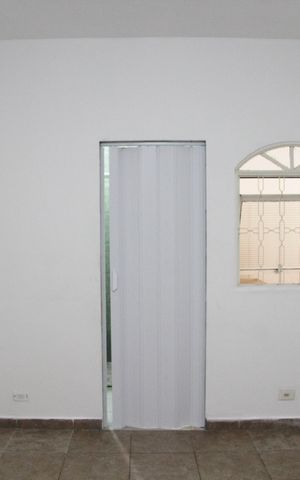 Casa para alugar com 44m², 1 quarto e sem vagaSuíte