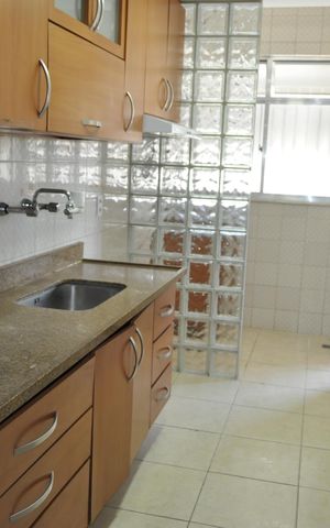 Apartamento à venda com 85m², 2 quartos e 2 vagasCozinha