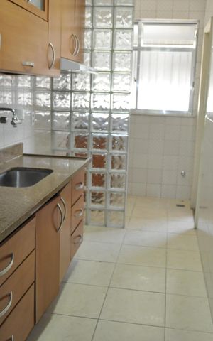 Apartamento à venda com 85m², 2 quartos e 2 vagasCozinha