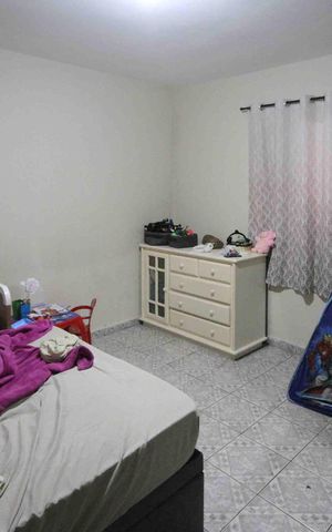 Casa à venda com 321m², 5 quartos e 3 vagas Casa à venda com 321m², 5 quartos e 3 vagasQuarto 01 casa 03