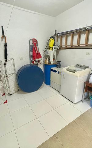 Casa à venda com 148m², 2 quartos e 2 vagas Casa à venda com 148m², 2 quartos e 2 vagasÁrea de Serviço