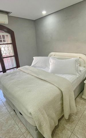 Casa à venda com 148m², 2 quartos e 2 vagas Casa à venda com 148m², 2 quartos e 2 vagasQuarto 1