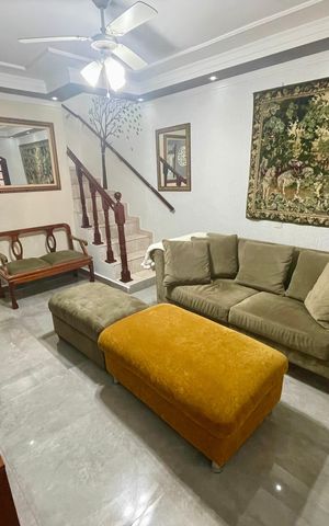 Casa à venda com 148m², 2 quartos e 2 vagas Casa à venda com 148m², 2 quartos e 2 vagasSala
