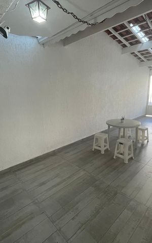 Casa à venda com 148m², 2 quartos e 2 vagas Casa à venda com 148m², 2 quartos e 2 vagasGaragem