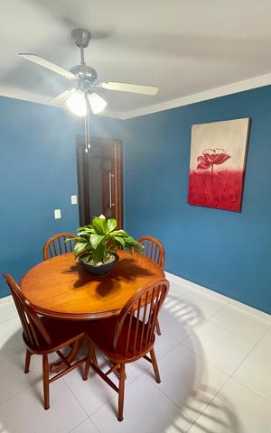 Casa à venda com 148m², 2 quartos e 2 vagas Casa à venda com 148m², 2 quartos e 2 vagasCopa