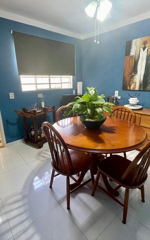 Casa à venda com 148m², 2 quartos e 2 vagas Casa à venda com 148m², 2 quartos e 2 vagasCopa