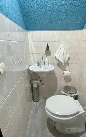 Casa à venda com 148m², 2 quartos e 2 vagas Casa à venda com 148m², 2 quartos e 2 vagasLavabo