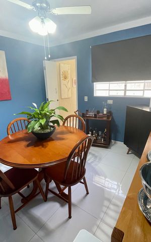 Casa à venda com 148m², 2 quartos e 2 vagas Casa à venda com 148m², 2 quartos e 2 vagasCopa