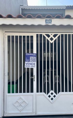 Casa à venda com 148m², 2 quartos e 2 vagas Casa à venda com 148m², 2 quartos e 2 vagasPlaca