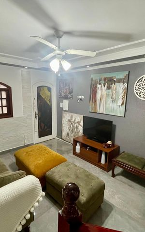 Casa à venda com 148m², 2 quartos e 2 vagas Casa à venda com 148m², 2 quartos e 2 vagasSala