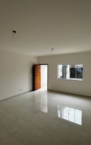 Casa à venda com 100m², 3 quartos e 2 vagasSala