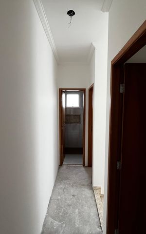 Casa à venda com 100m², 3 quartos e 2 vagasCorredor