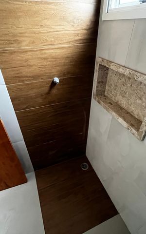 Casa à venda com 100m², 3 quartos e 2 vagasBanheiro 