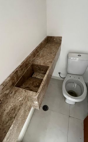 Casa à venda com 100m², 3 quartos e 2 vagasLavabo