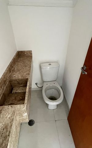 Casa à venda com 100m², 3 quartos e 2 vagasLavabo