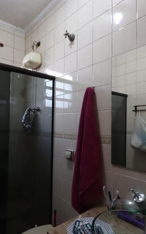 Casa à venda com 240m², 3 quartos e 4 vagasBanheiro da Suíte 1