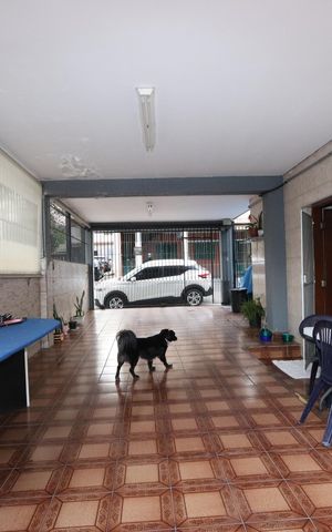 Casa à venda com 240m², 3 quartos e 4 vagasGaragem
