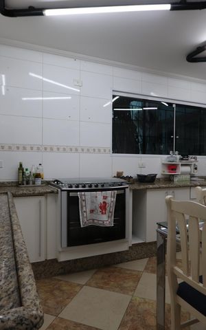 Casa à venda com 240m², 3 quartos e 4 vagasCozinha