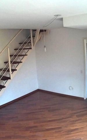 Casa de condomínio à venda com 109m², 2 quartos e 2 vagas Casa de condomínio à venda com 109m², 2 quartos e 2 vagasSala