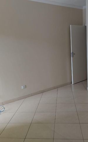 Casa à venda com 250m², 3 quartos e 7 vagas Casa à venda com 250m², 3 quartos e 7 vagasQuarto