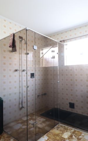 Casa à venda com 1500m², 4 quartos e 5 vagasBanheiro da Suíte 1
