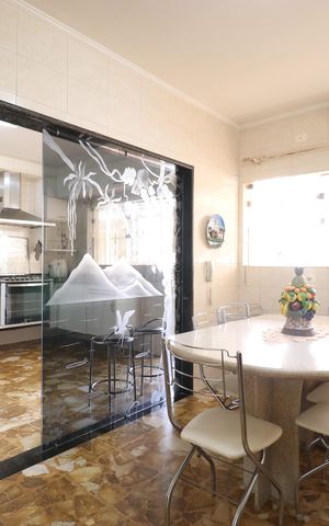 Casa à venda com 1500m², 4 quartos e 5 vagasCopa