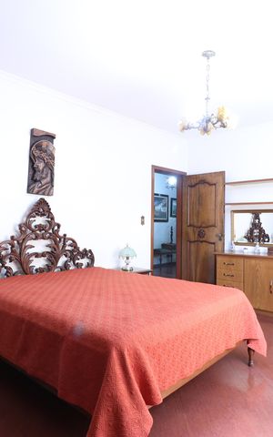 Casa à venda com 1500m², 4 quartos e 5 vagasSuíte 2
