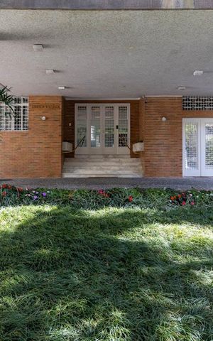 Apartamento à venda com 310m², 4 quartos e 2 vagas Apartamento à venda com 310m², 4 quartos e 2 vagasFachada
