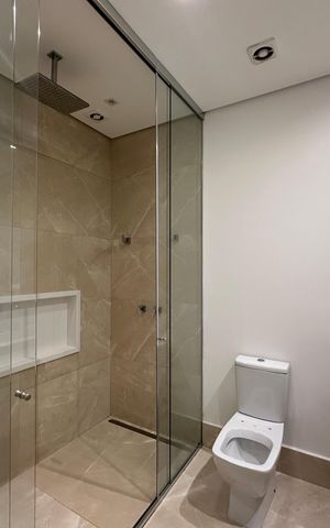 Casa para alugar com 412m², 4 quartos e 4 vagas Casa para alugar com 412m², 4 quartos e 4 vagasBanheiro da Suíte 2