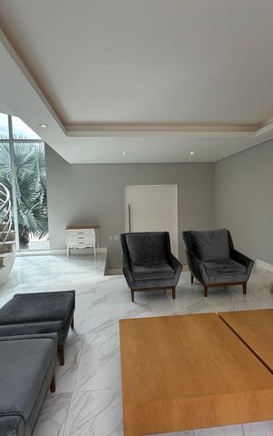 Casa para alugar com 412m², 4 quartos e 4 vagas Casa para alugar com 412m², 4 quartos e 4 vagasSala