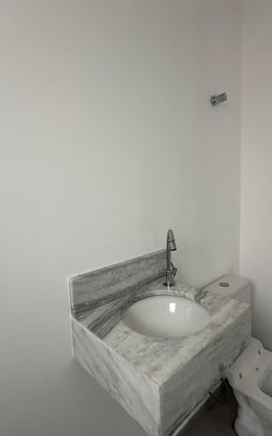 Casa para alugar com 412m², 4 quartos e 4 vagas Casa para alugar com 412m², 4 quartos e 4 vagasBanheiro de serviço