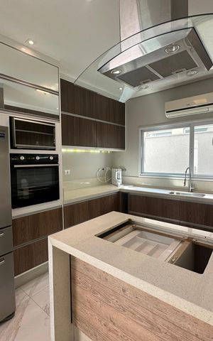 Casa para alugar com 412m², 4 quartos e 4 vagas Casa para alugar com 412m², 4 quartos e 4 vagasCozinha