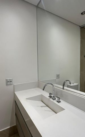Casa para alugar com 412m², 4 quartos e 4 vagas Casa para alugar com 412m², 4 quartos e 4 vagasBanheiro da Suíte 2