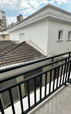 Casa para alugar com 412m², 4 quartos e 4 vagas Casa para alugar com 412m², 4 quartos e 4 vagasSacada