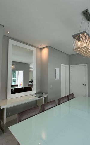 Casa para alugar com 412m², 4 quartos e 4 vagas Casa para alugar com 412m², 4 quartos e 4 vagasSala de Jantar